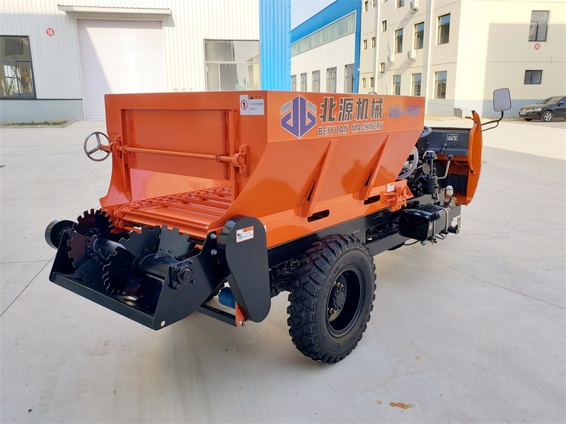 农用三轮车扬粪机