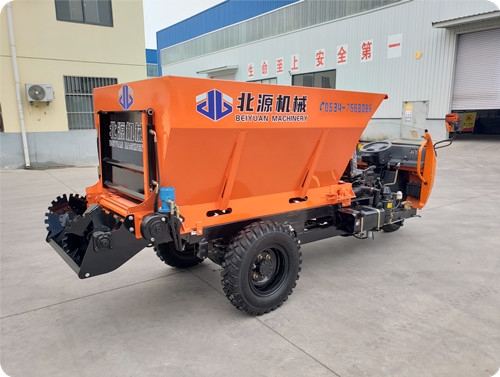 陕西2.5方农用三轮车自走式撒肥车